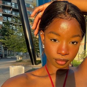 Meet your Posher, Ade